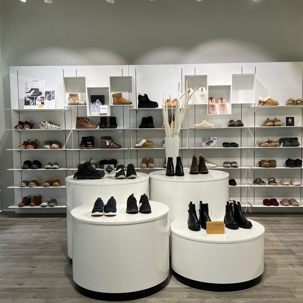 https://www.skoman.se/pub_docs/files/12-SKOMAN-Norrtalje-butik.jpg