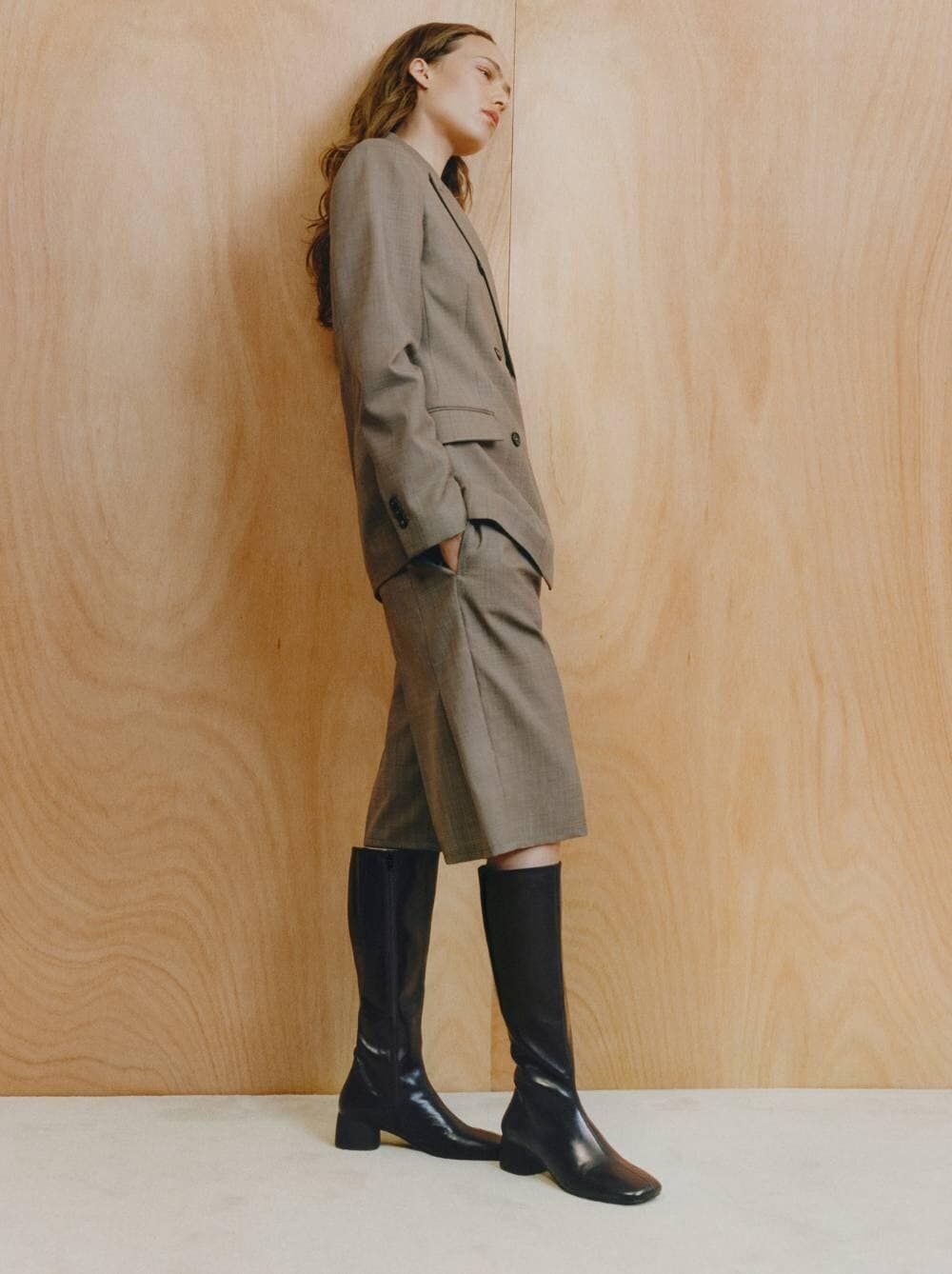 https://www.skoman.se/pub_docs/files/Catrow-startsida-Hoga-stovlar-Vagabond-AW25.jpg