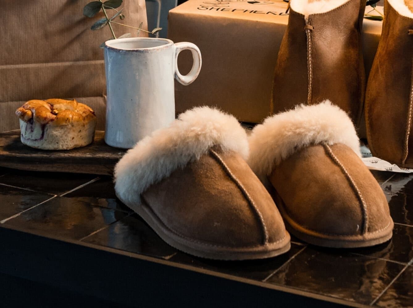 https://www.skoman.se/pub_docs/files/Small-banner-shepherd-tofflor-dam-AW25.jpg