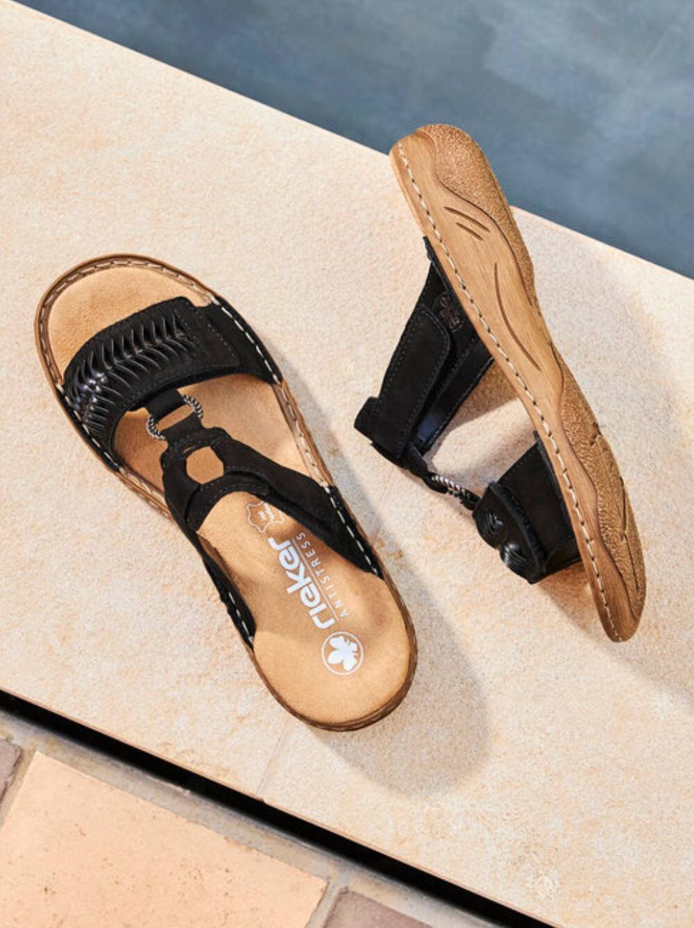 https://www.skoman.se/pub_docs/files/Startsida-Catrow-Rieker-sandaler-SS25.jpg