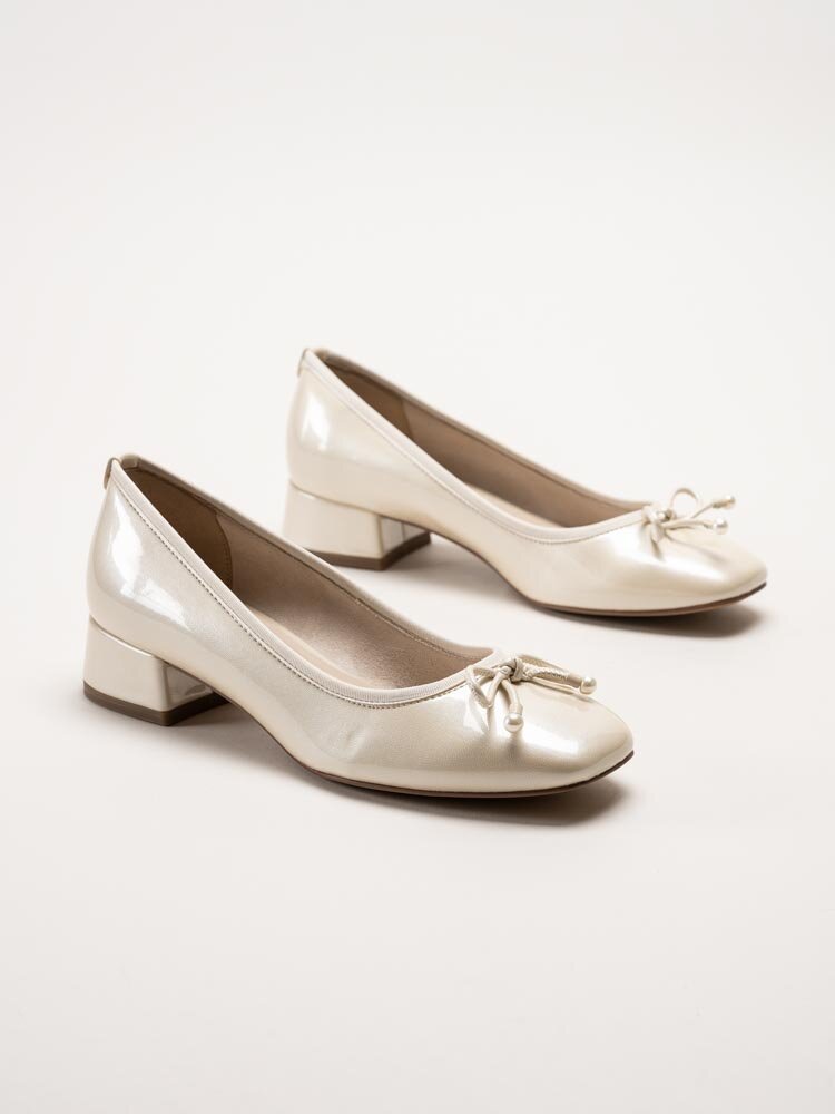 Tamaris - Ljusbeige ballerinapumps i lack