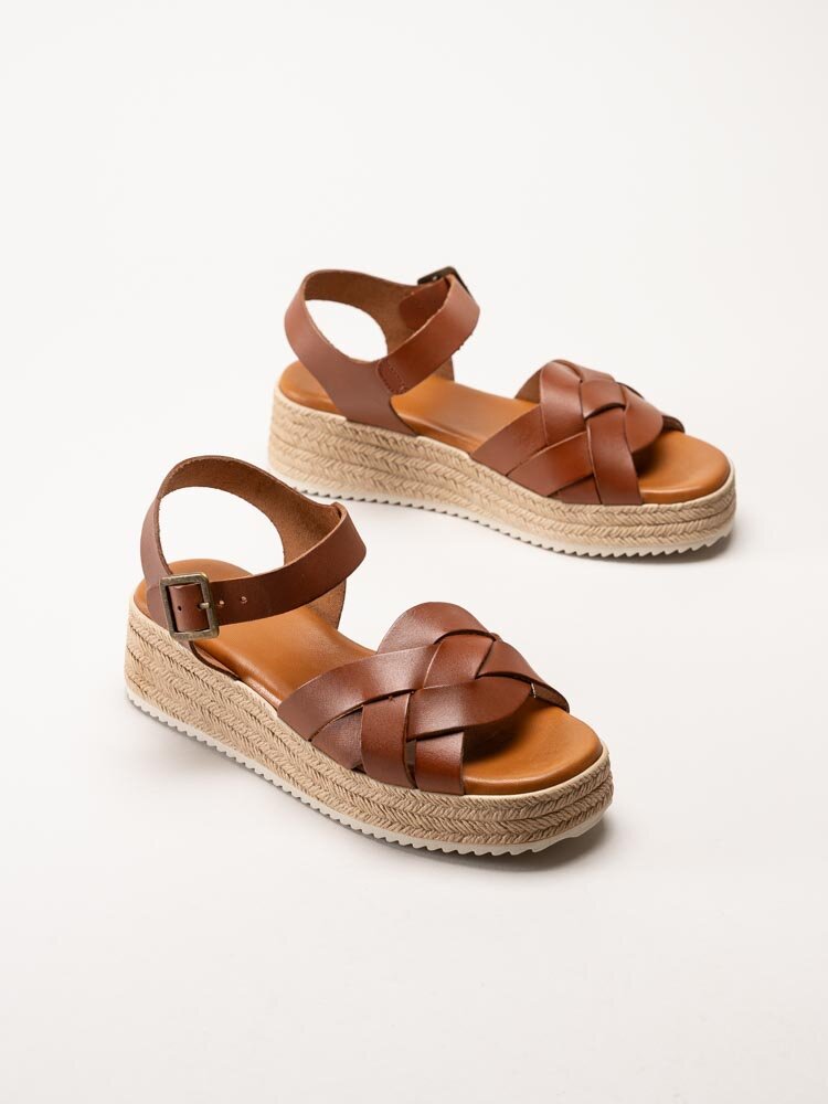 Effortless - Bruna kilklackade sandaletter i skinn