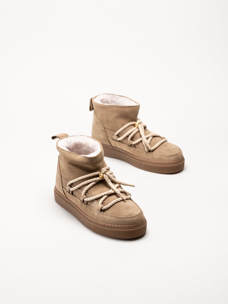 Inuikii - Classic Low - Beige fodrade boots i mocka