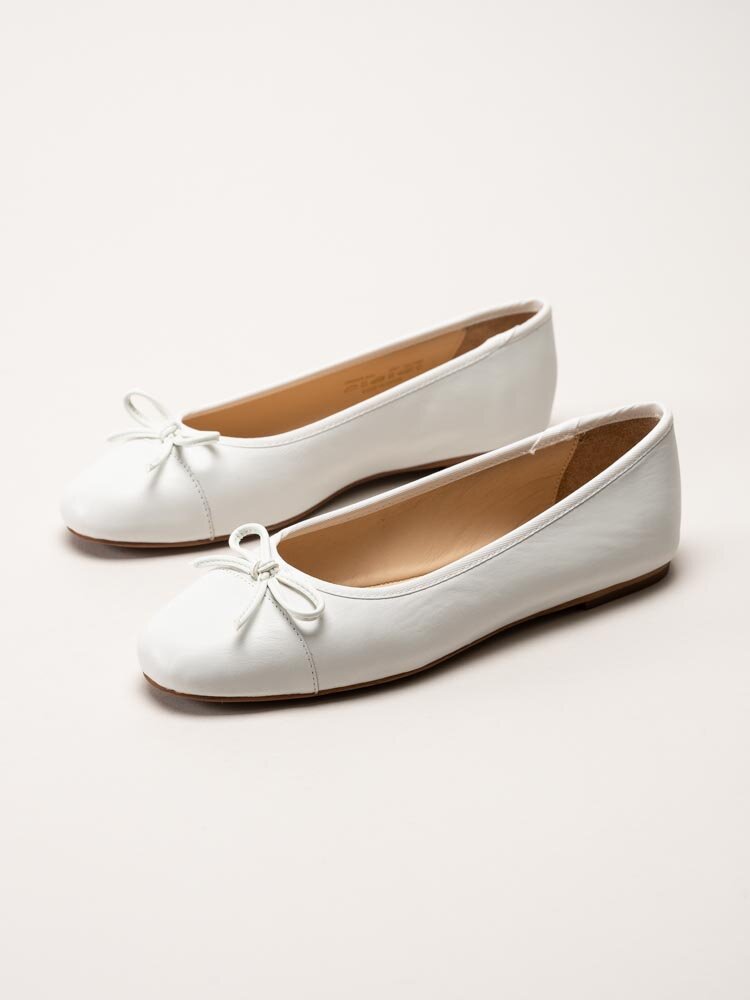 Dasia - Cate - Vita ballerinaskor i skinn