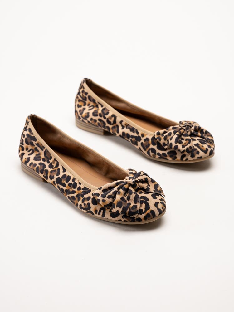 Tamaris - Leopardmönstrad ballerina med rosett