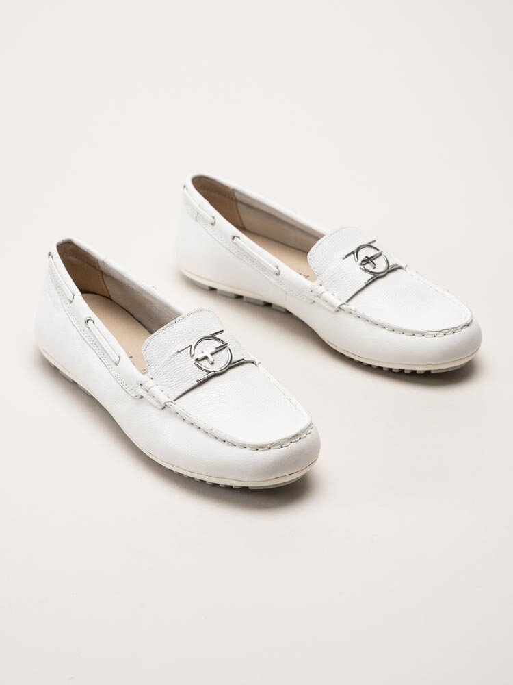Tamaris - Vita mockasinloafers i skinn