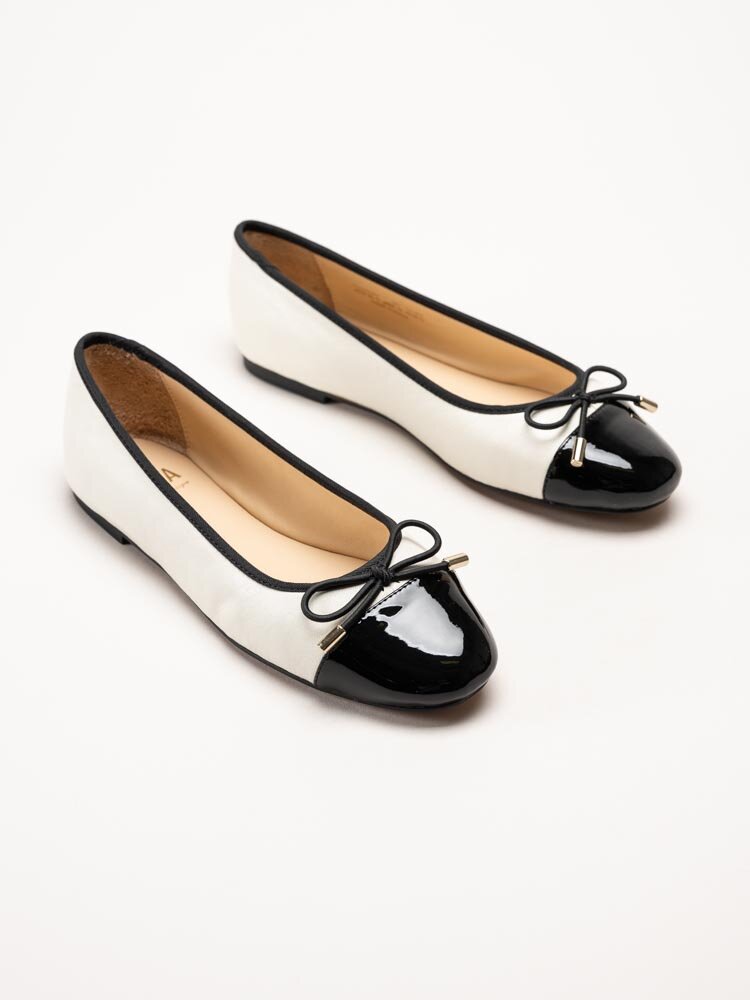 Dasia - Cate - Vita ballerinaskor i skinn