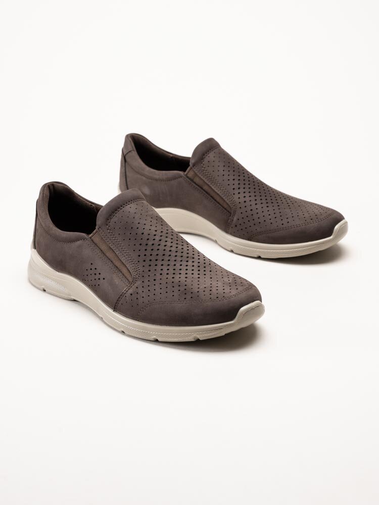 Ecco - Irving Slip On Perf - Bruna slip on sneakers i nubuck