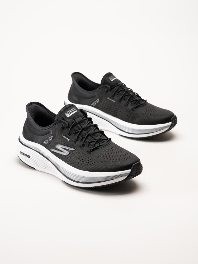 Skechers - Go Run Elevate 2.0 - Banyan - Svarta slip-ins sportskor i textil