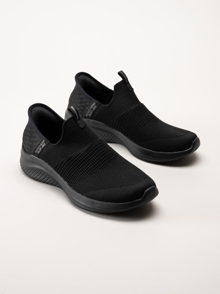 Skechers - Ultra Flex 3.0 Cozy Streak - Svarta slip-ins sneakers i textil