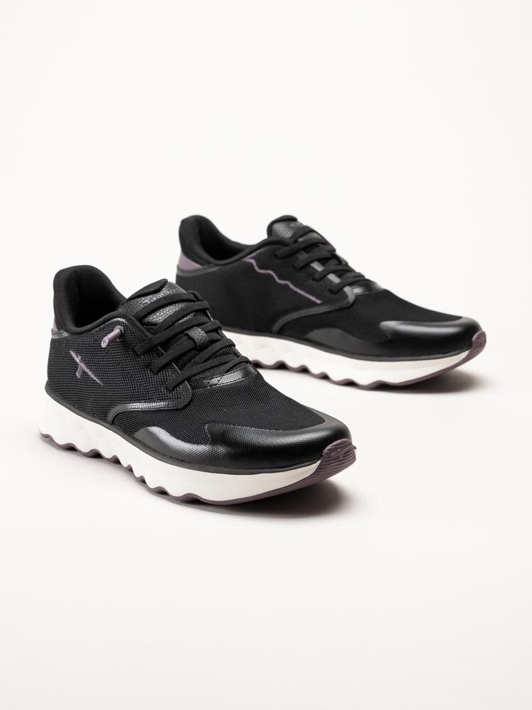 Tamaris - Svarta sportiga sneakers i textil