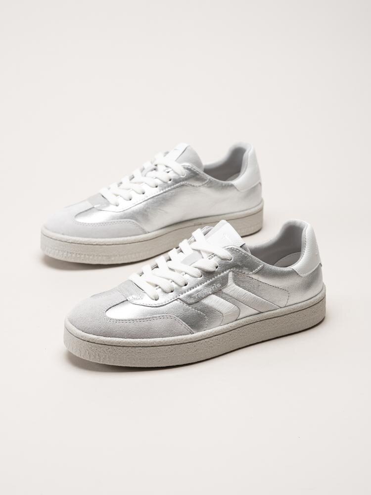 Tamaris - Silverfärgade sneakers i skinn