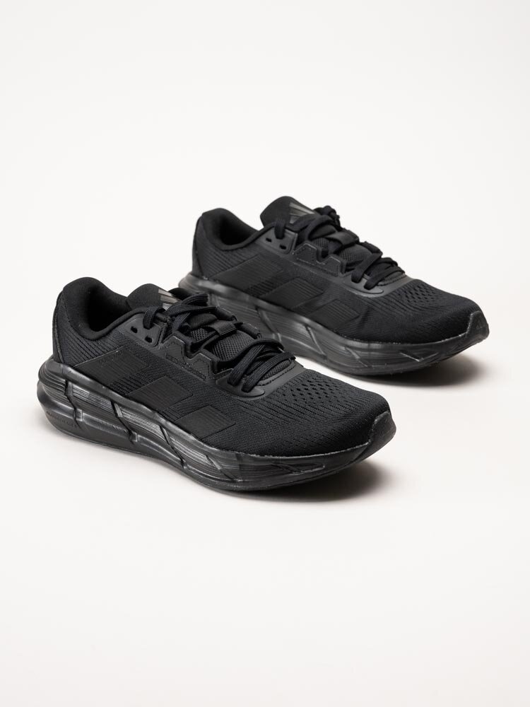Adidas - Questar 3 M - Svarta löparskor med dämpning