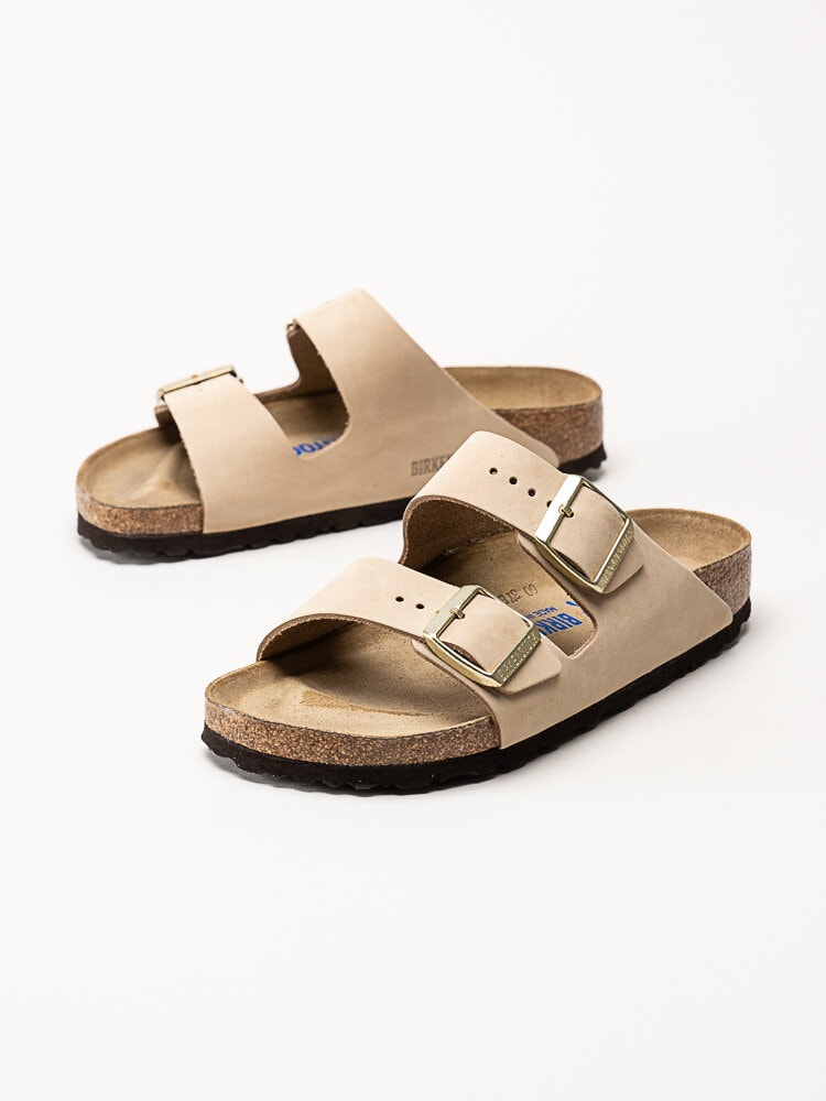 Birkenstock - Arizona Nubuk - Sandfärgade slip in sandaler