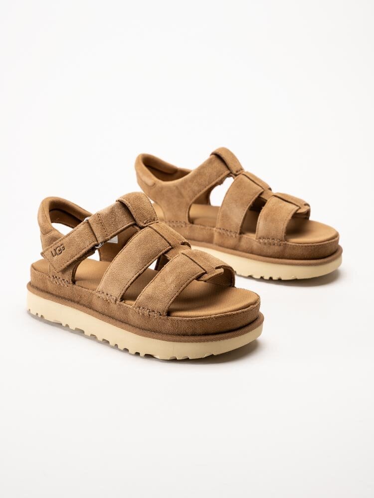 UGG - W Goldenstar Strap - Bruna platåsandaler i mocka