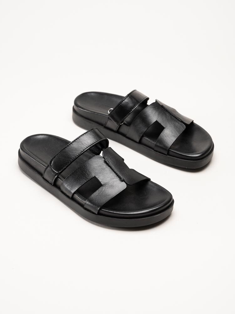 Johnny Bulls - Svarta slip in sandaler i skinn