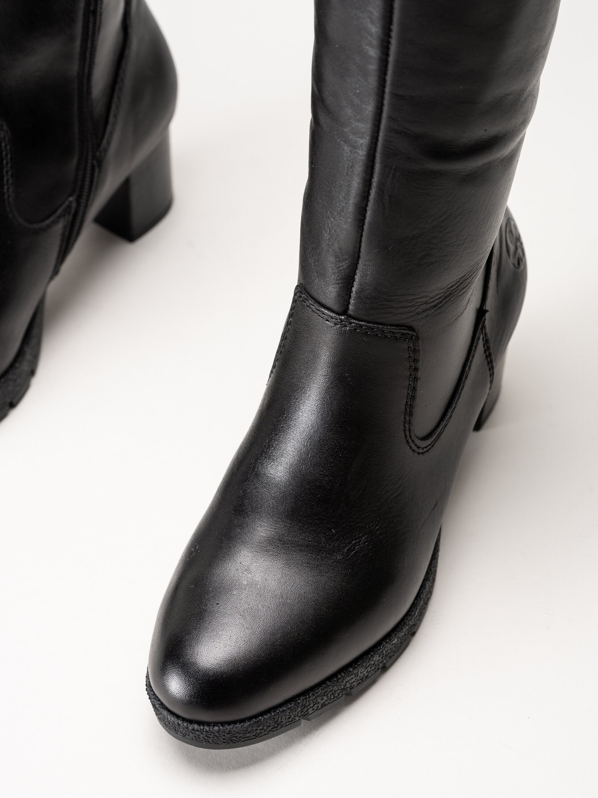 Rieker - Svarta fodrade stövlar i skinn