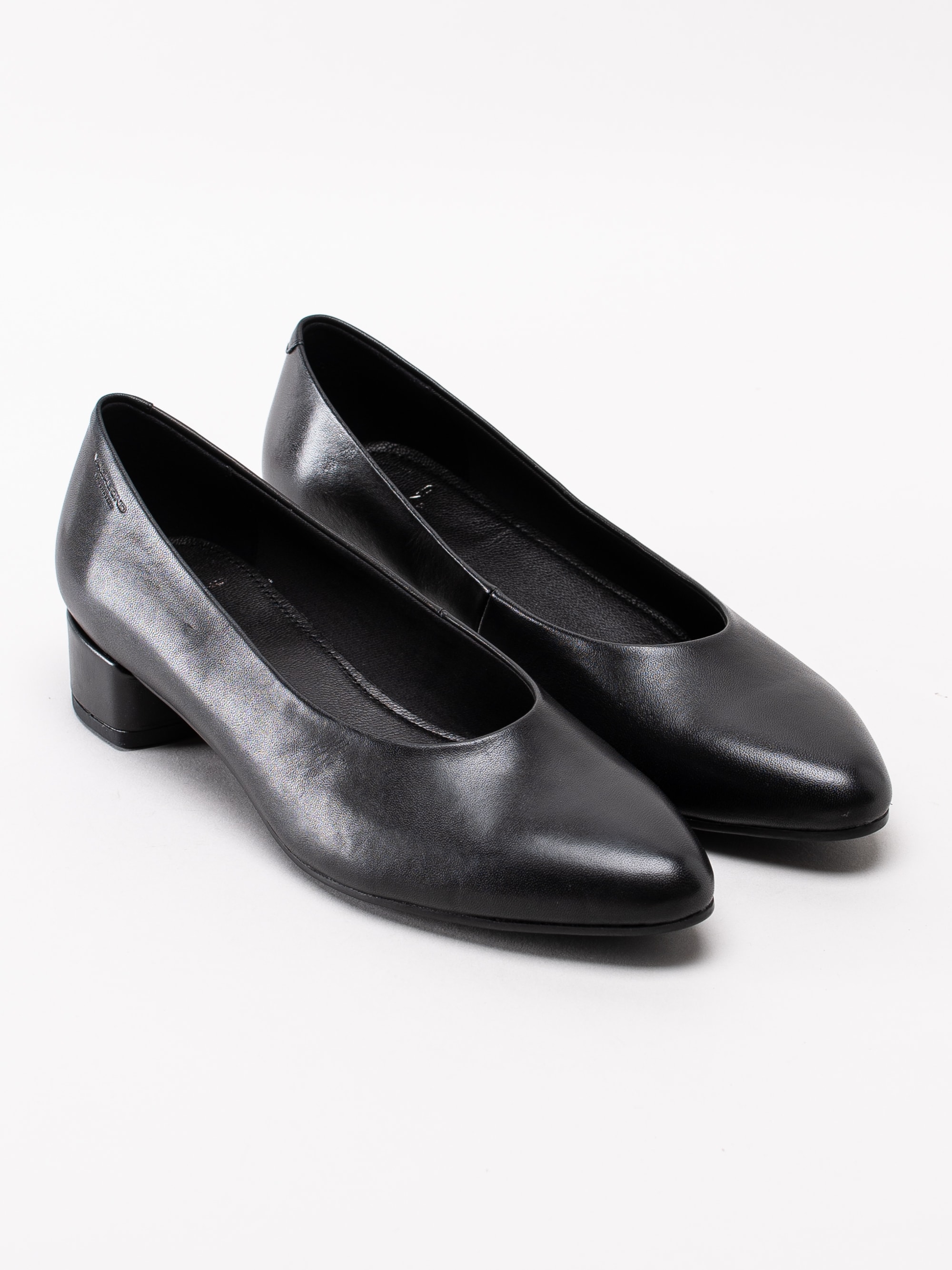 03193013 Vagabond Alica 4605-001-20 svarta klassiska lågklackade pumps-3