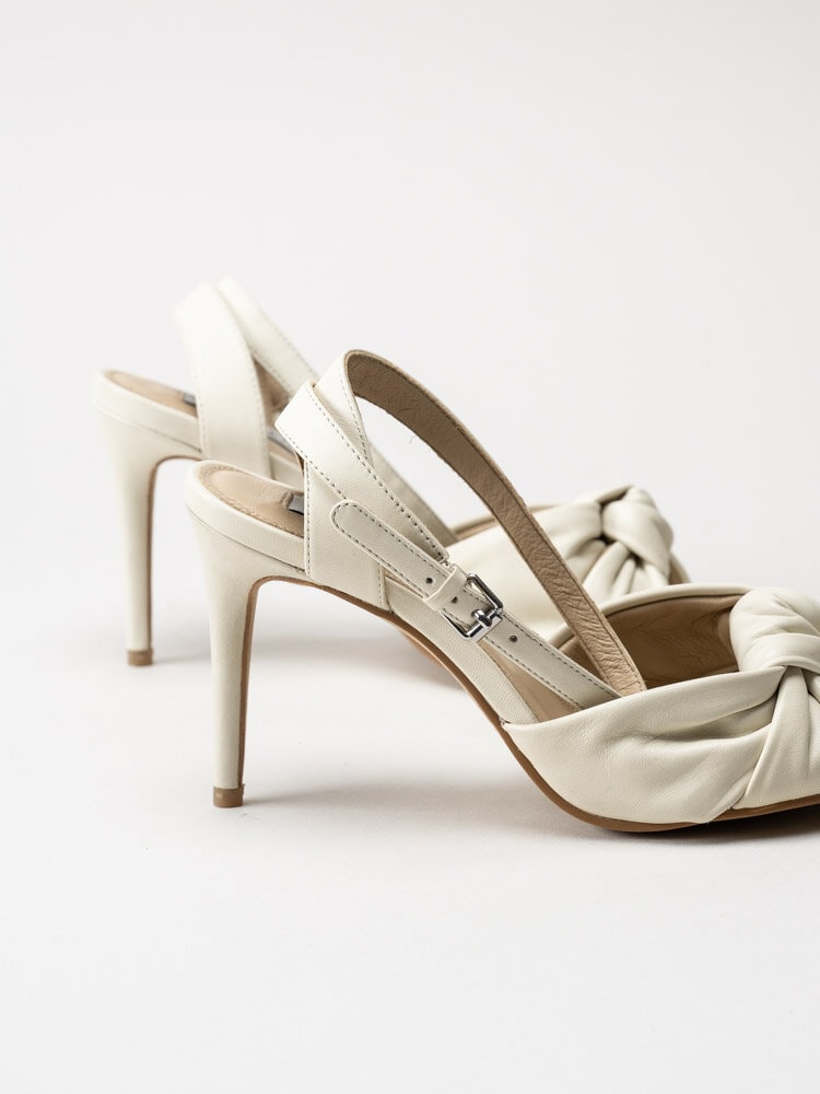 Steve Madden - Eleanor - Off white högklackade sandaletter i skinn