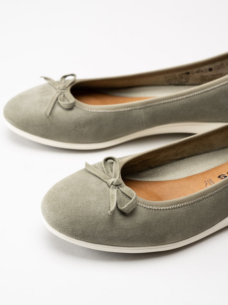 Tamaris - Olivagröna ballerina i mocka