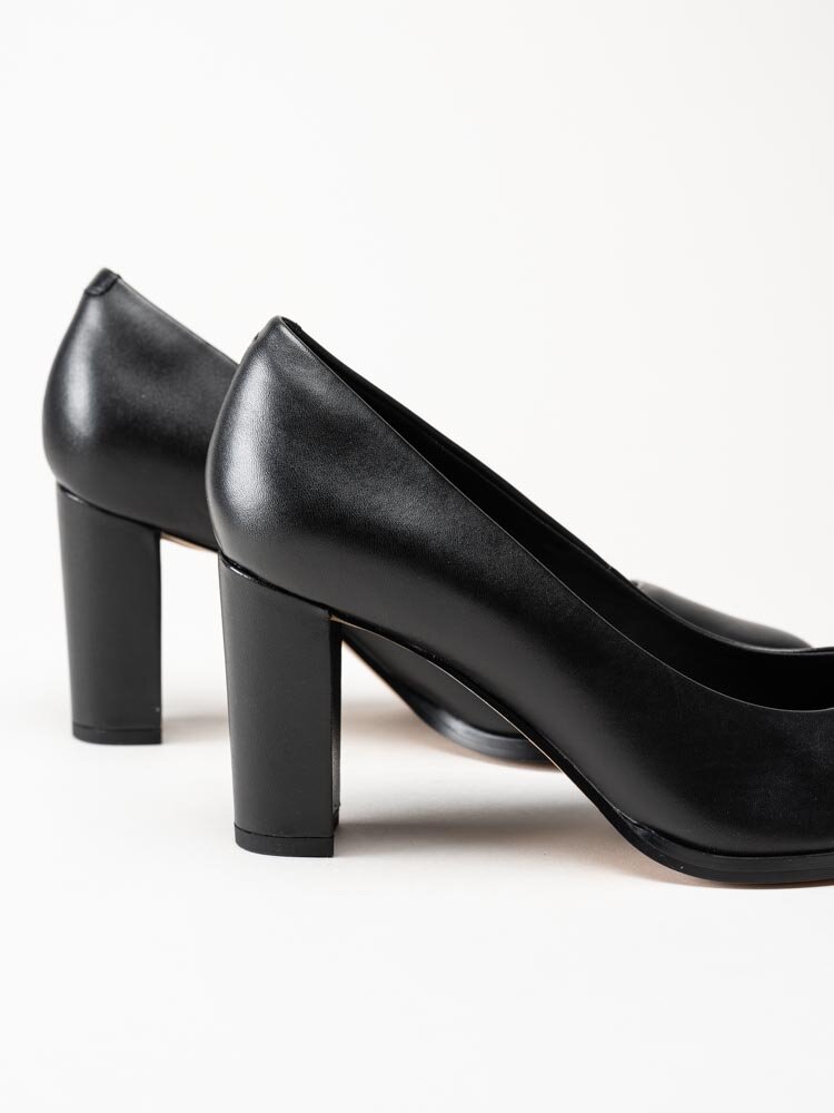 Clarks - Kaylin Cara 2 - Svarta pumps i skinn