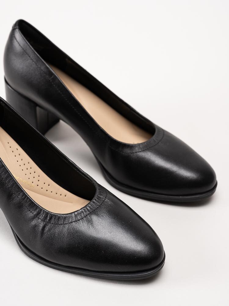 Clarks - Freva55 Court - Svarta pumps i skinn