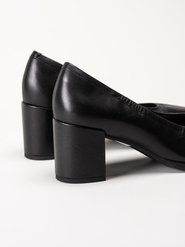 Clarks - Freva55 Court - Svarta pumps i skinn