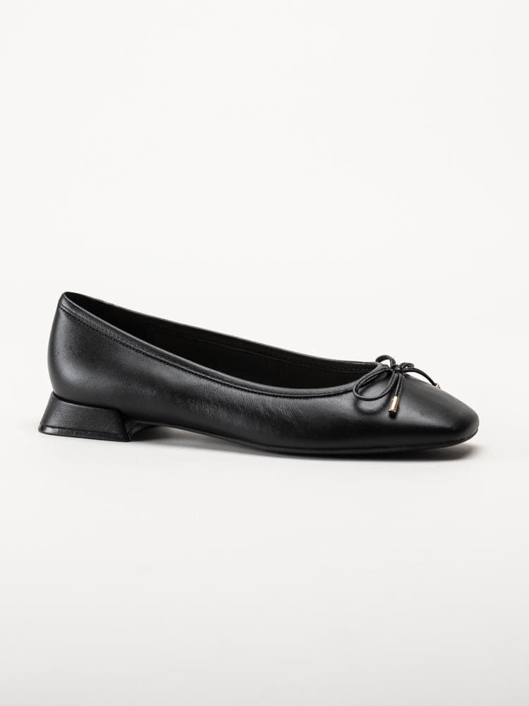 Clarks - Ubree15 Step - Svarta ballerinaskor i skinn