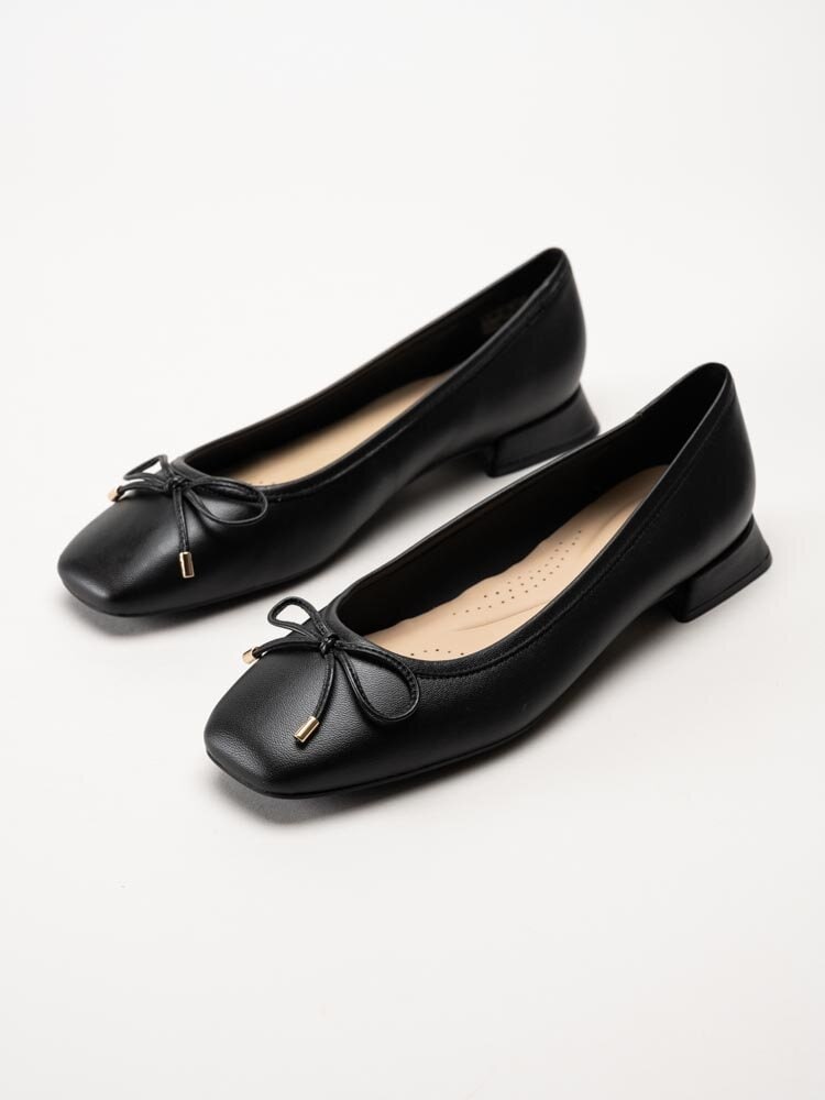 Clarks - Ubree15 Step - Svarta ballerinaskor i skinn