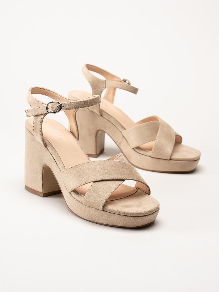 Duffy - Beige platåsandaletter i mockaimitation