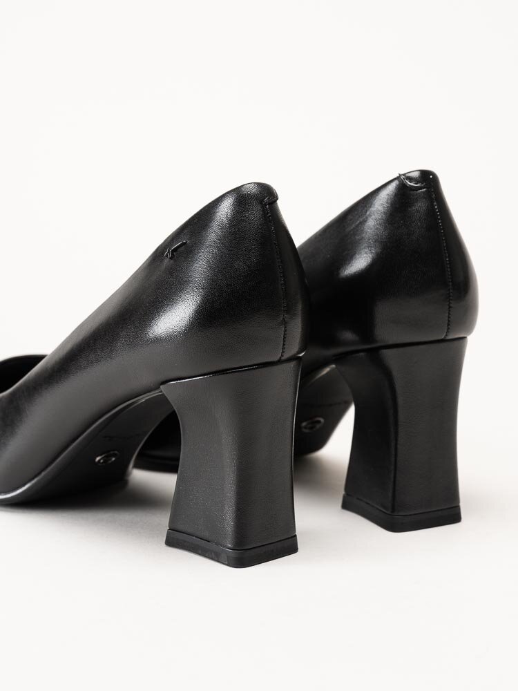Tamaris - Svarta pumps i skinn