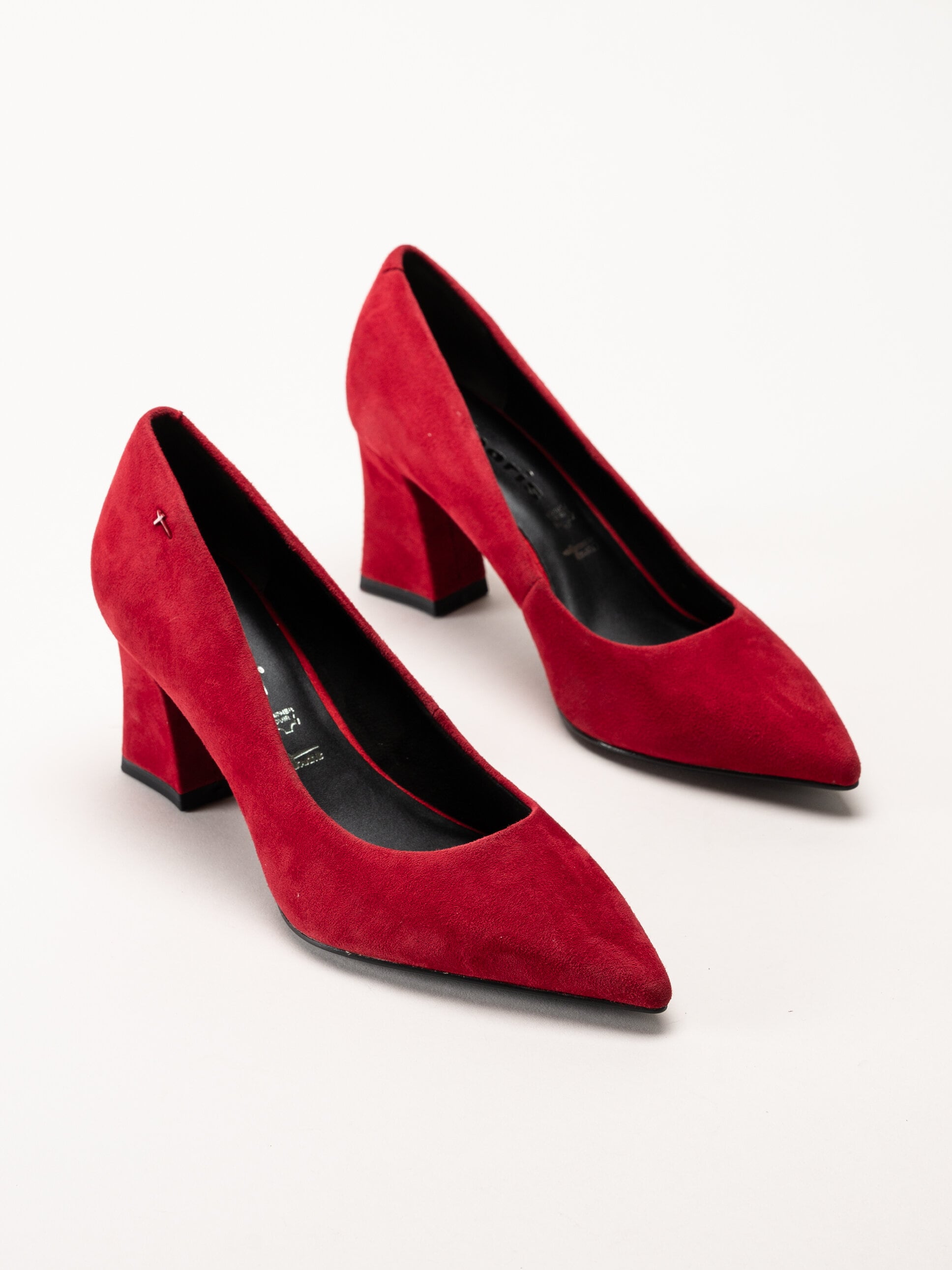 Tamaris - Röda pumps i mocka