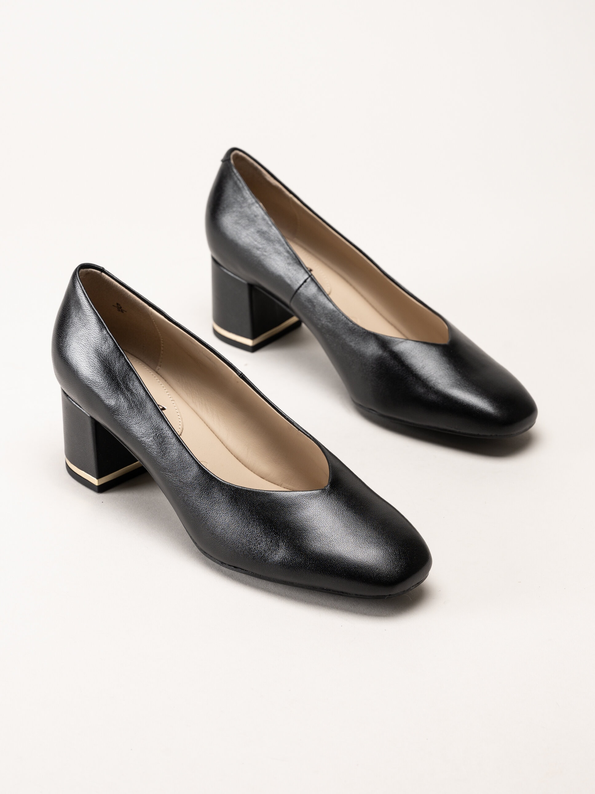 Caprice - Svarta pumps i skinn