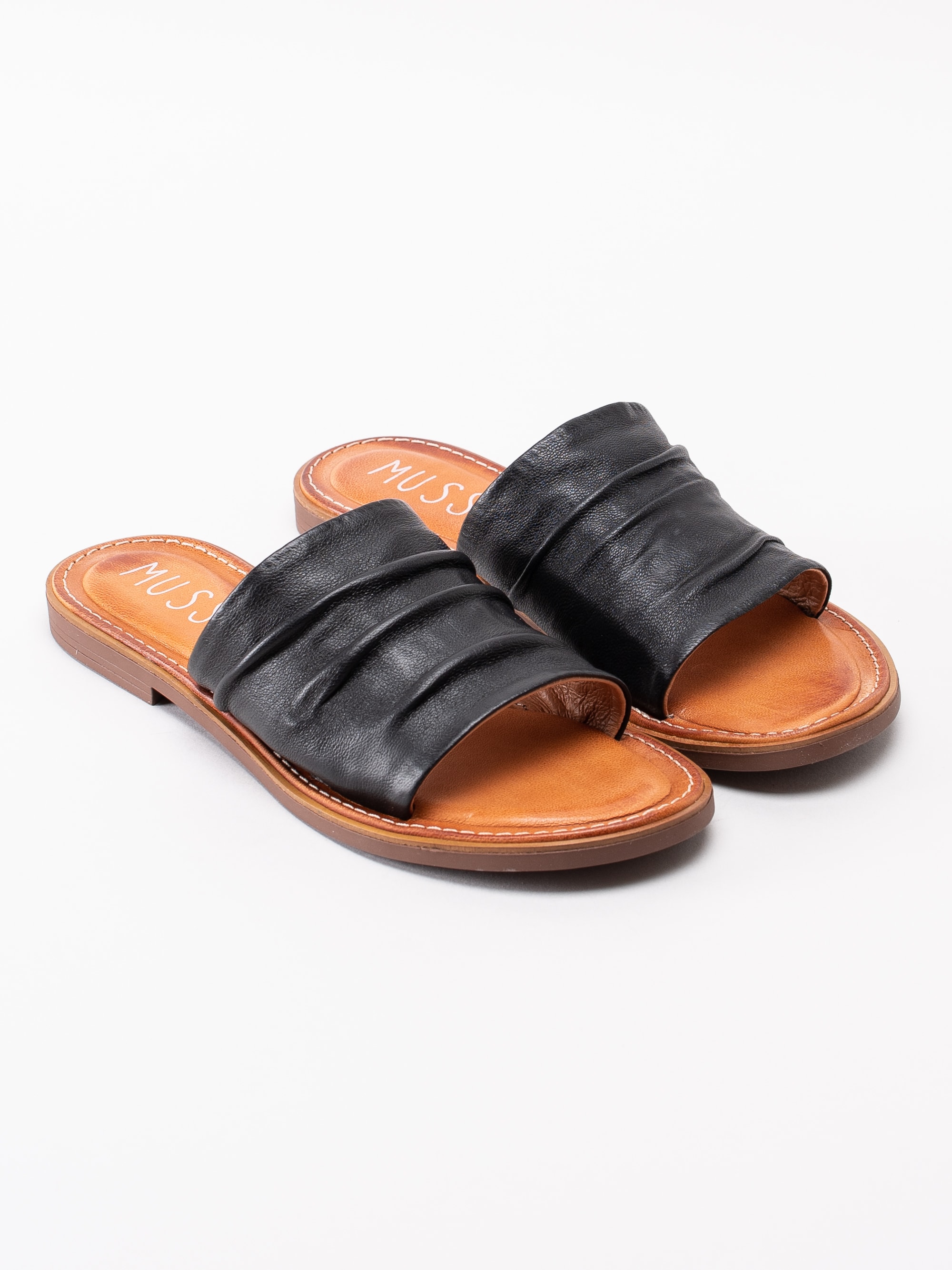 06191089 Musse and Cloud Kennice Black svarta slip ins sandaler med rynkad ovandal-3