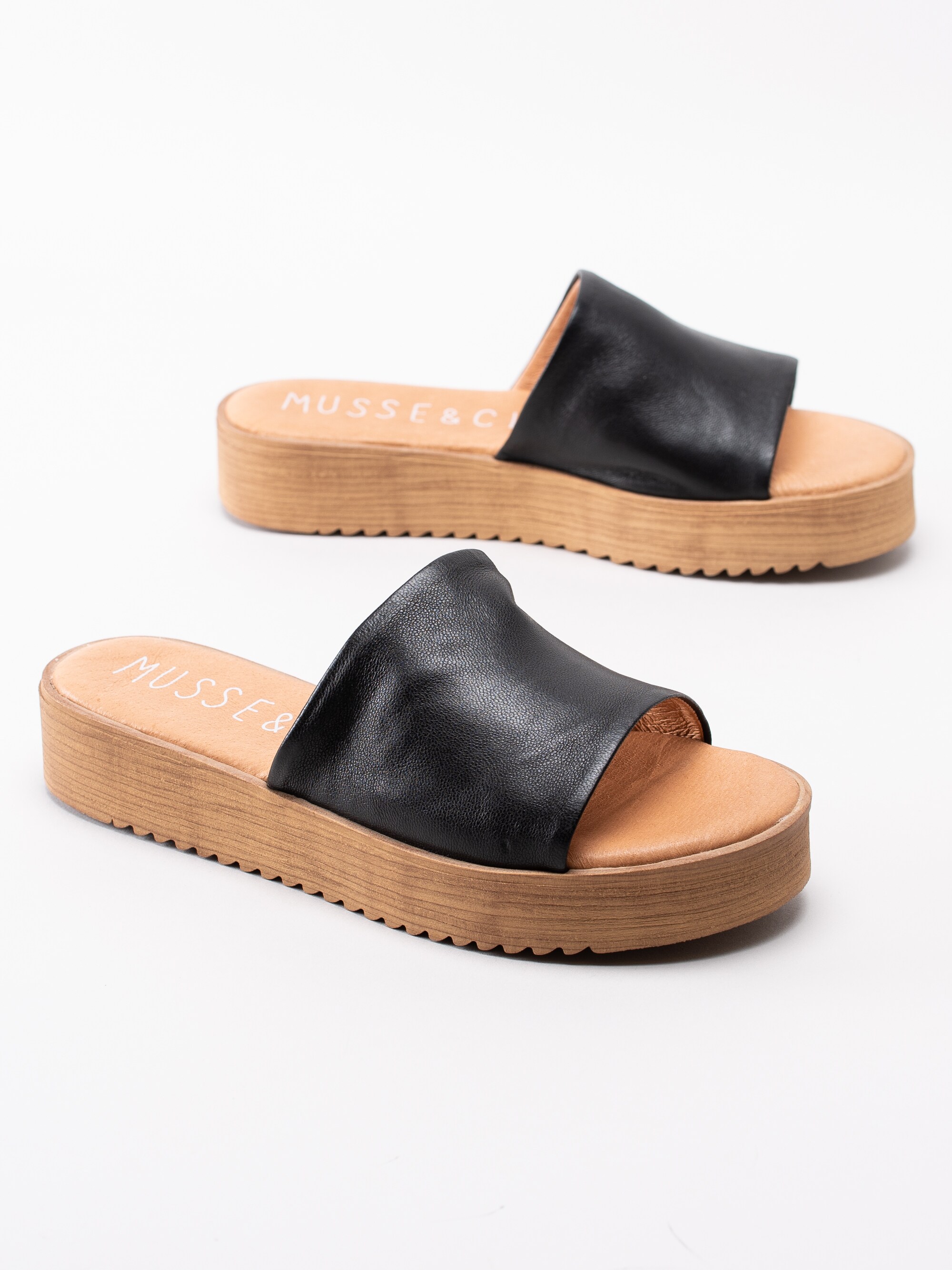 06191091 Musse and Cloud Keisha Black svarta slip ins platåsandaler-6