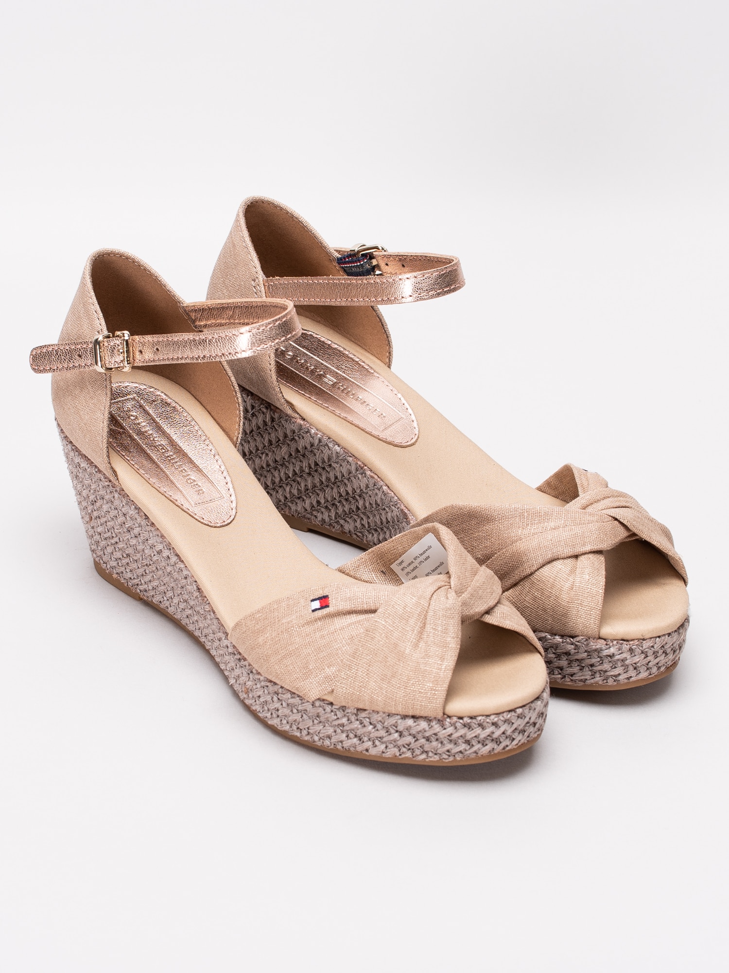 06191098 Tommy Hilfiger Iconic Elba FW0FW04079-932 beige espadrillos med kilklack och metallisk vristrem-3