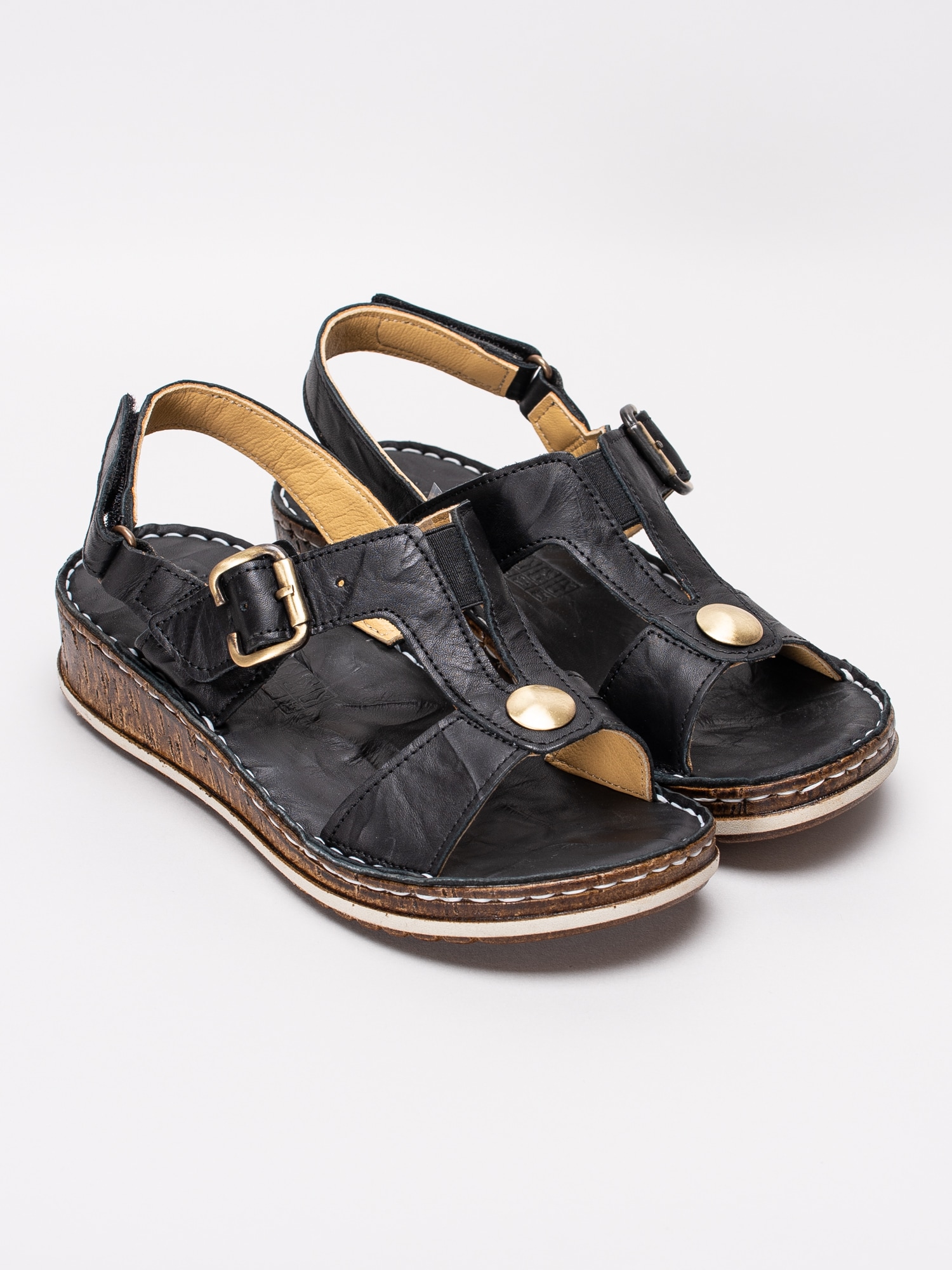 06191147 Charlotte 881-1359-101 svarta kilklackade sandaler med T-slejf och guldnit-3