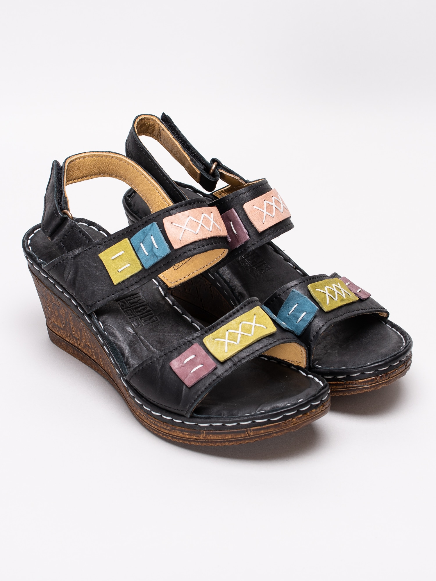 06191149 Charlotte 881-1541-101 svarta kilklackade sandaletter med sydda flerfärgade rutor-3
