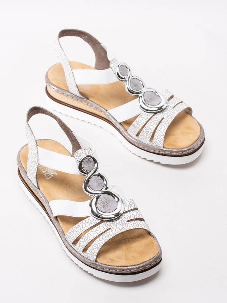 06201097 Rieker 679L4-80 Vit platåsandal med smyckesdetalj-6