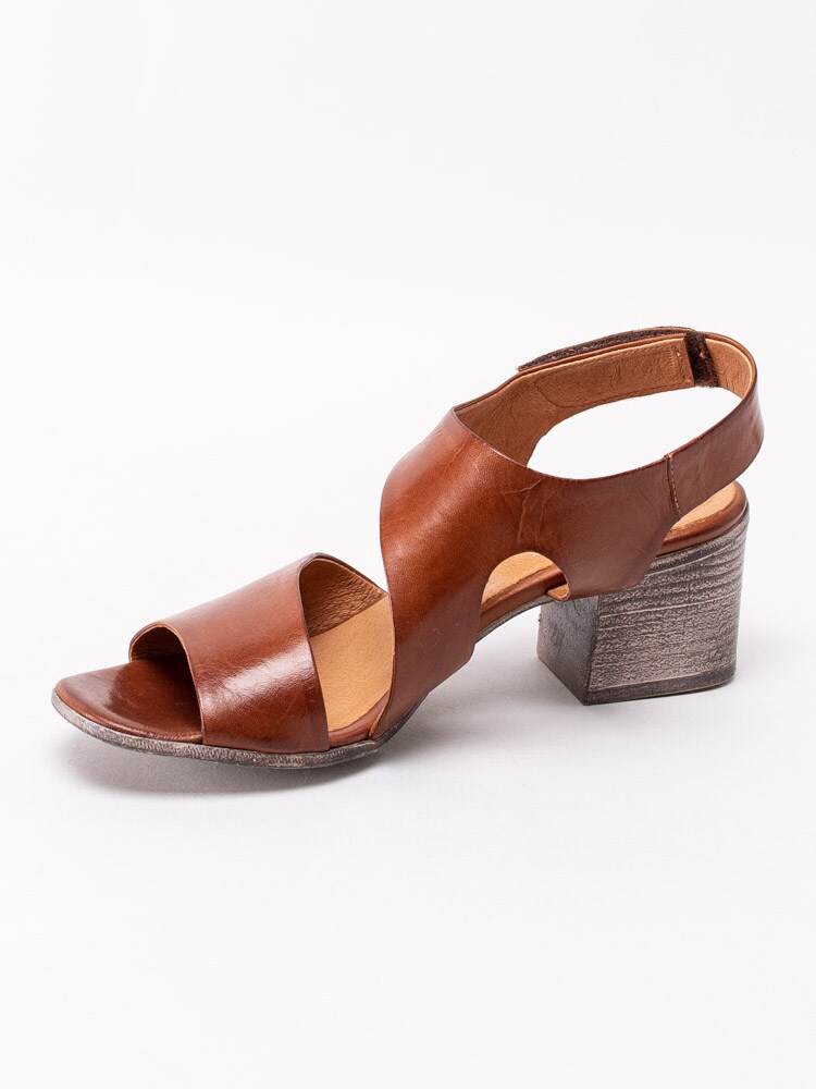 06201124 Rosa Negra 837-2645-188 Bruna sandaletter i mjukt skinn med kardborre-2