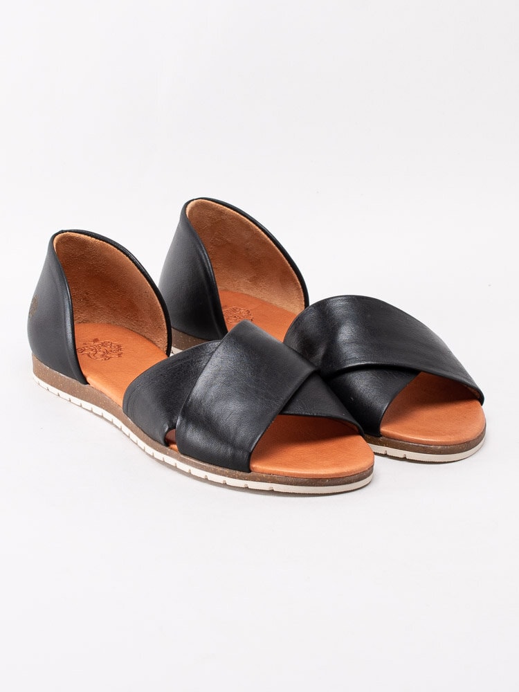 Apple of Eden - Chiusi - Svarta sandaler i skinn med täckt häl