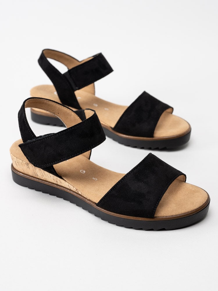 Gabor - Svarta kilklackade sandaler i mocka