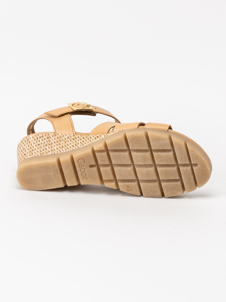 Gabor - Ljusbruna kilklackade sandaletter i skinn