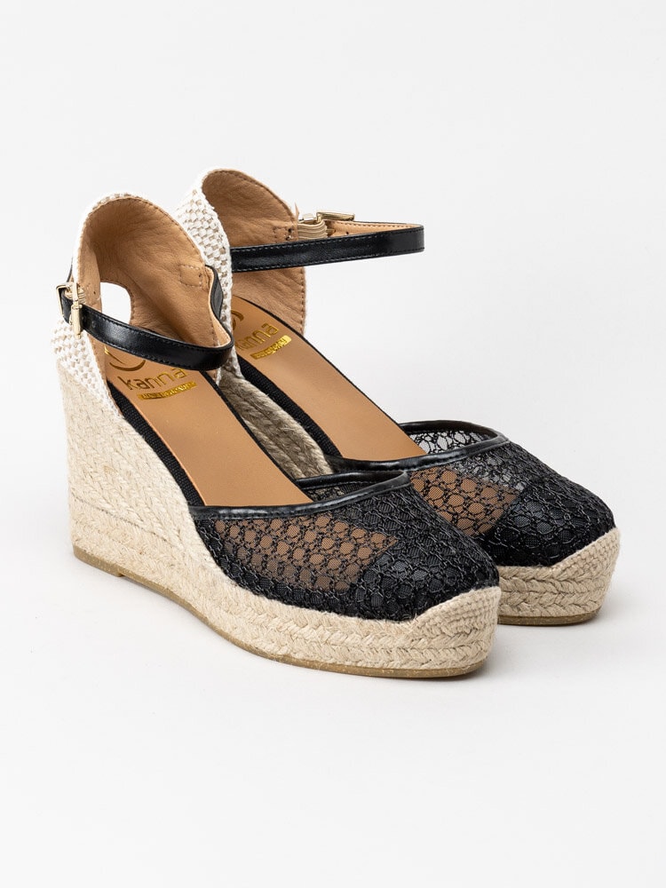 Kanna - Ines - Svarta kilklackade sandaletter med spets