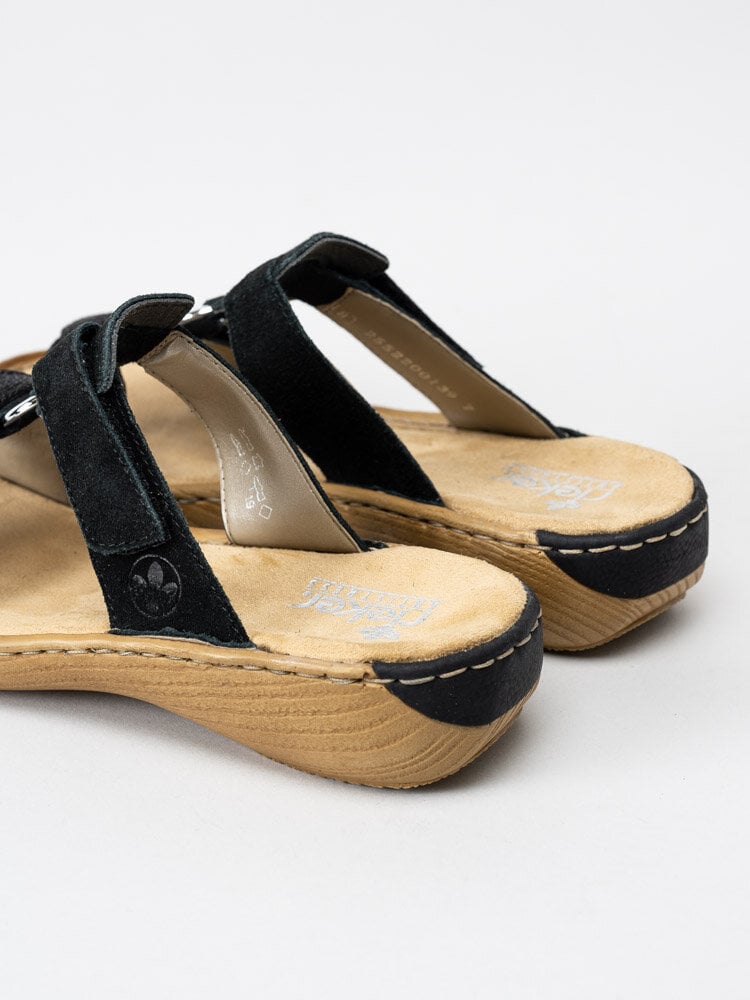 Rieker - Svarta slip in sandaler med fin detalj