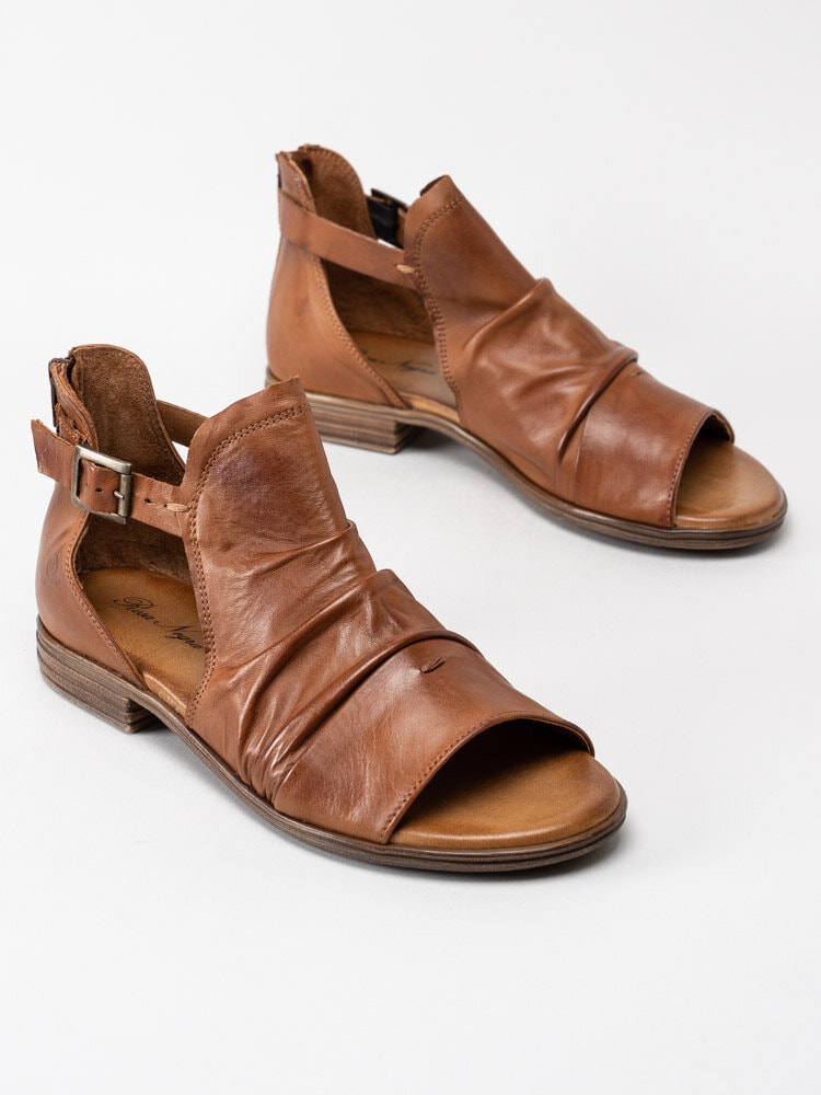 Rosa Negra - Ljusbruna sandaler i skinn