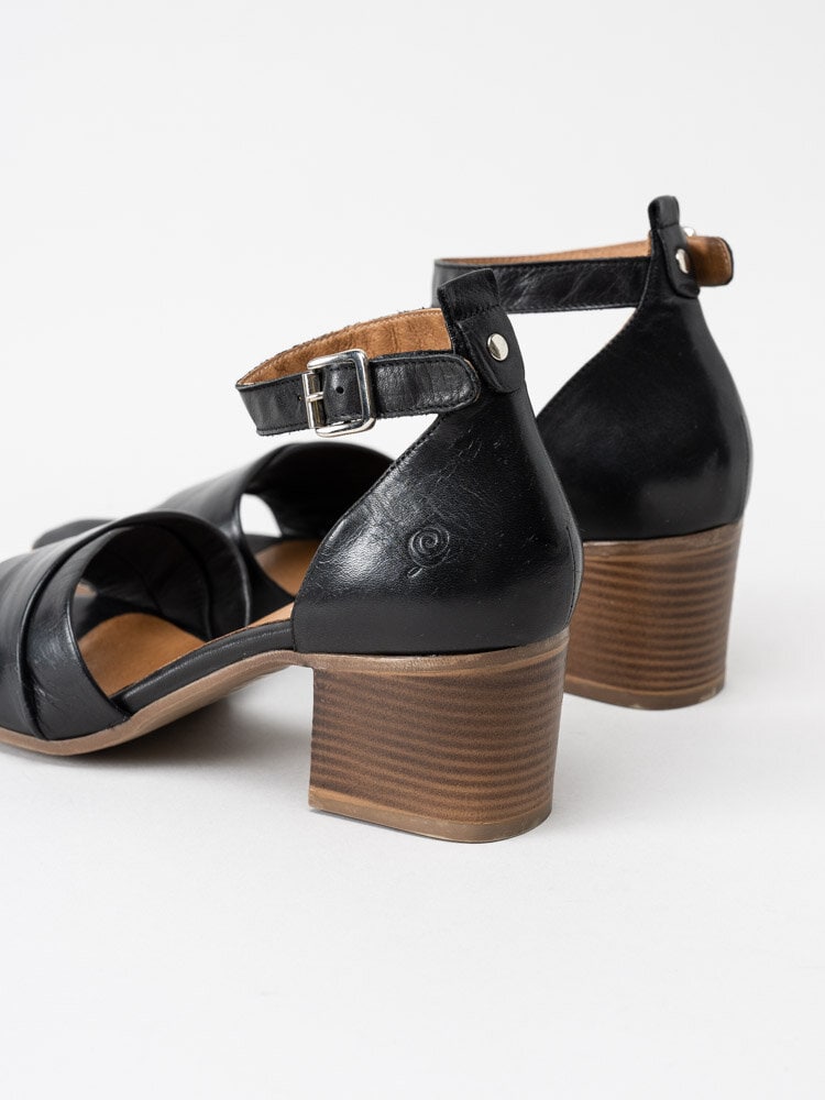 Rosa Negra - Svarta sandaletter i skinn