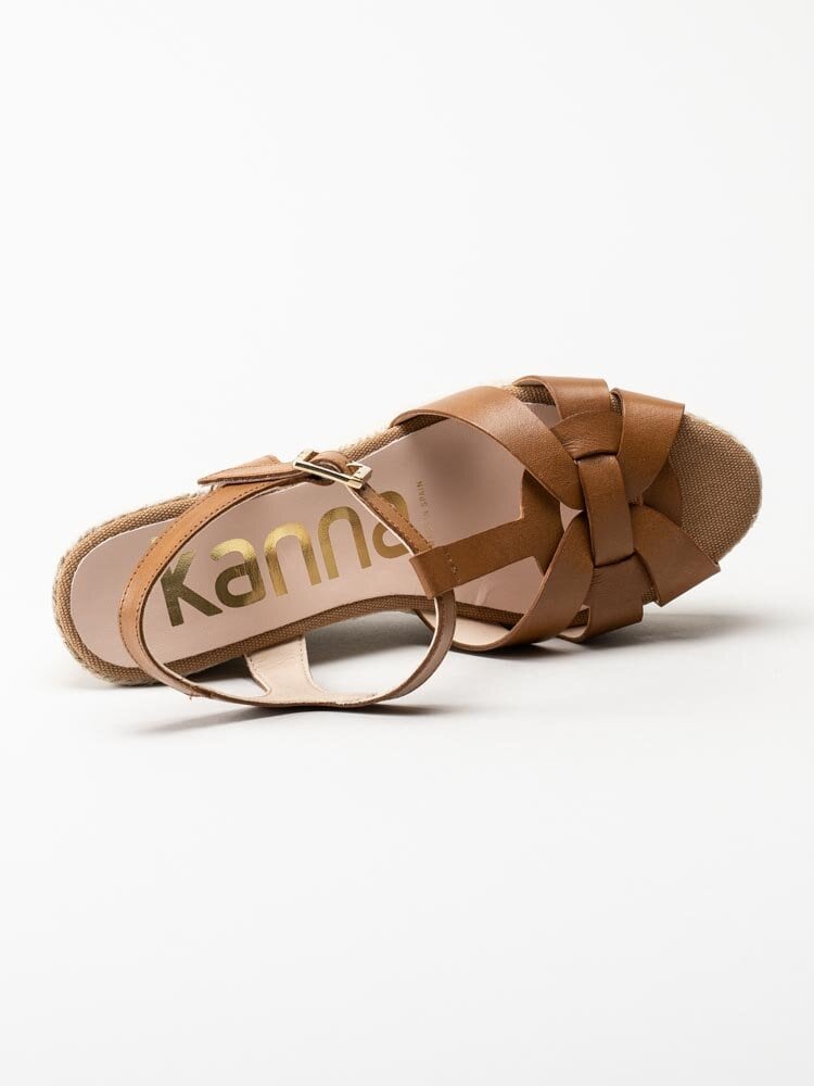 Kanna - Bruna kilklackade sandaletter i skinn