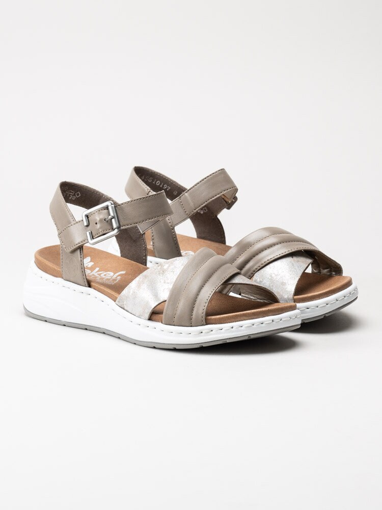 Rieker - Beige sandaler med silvrig rem
