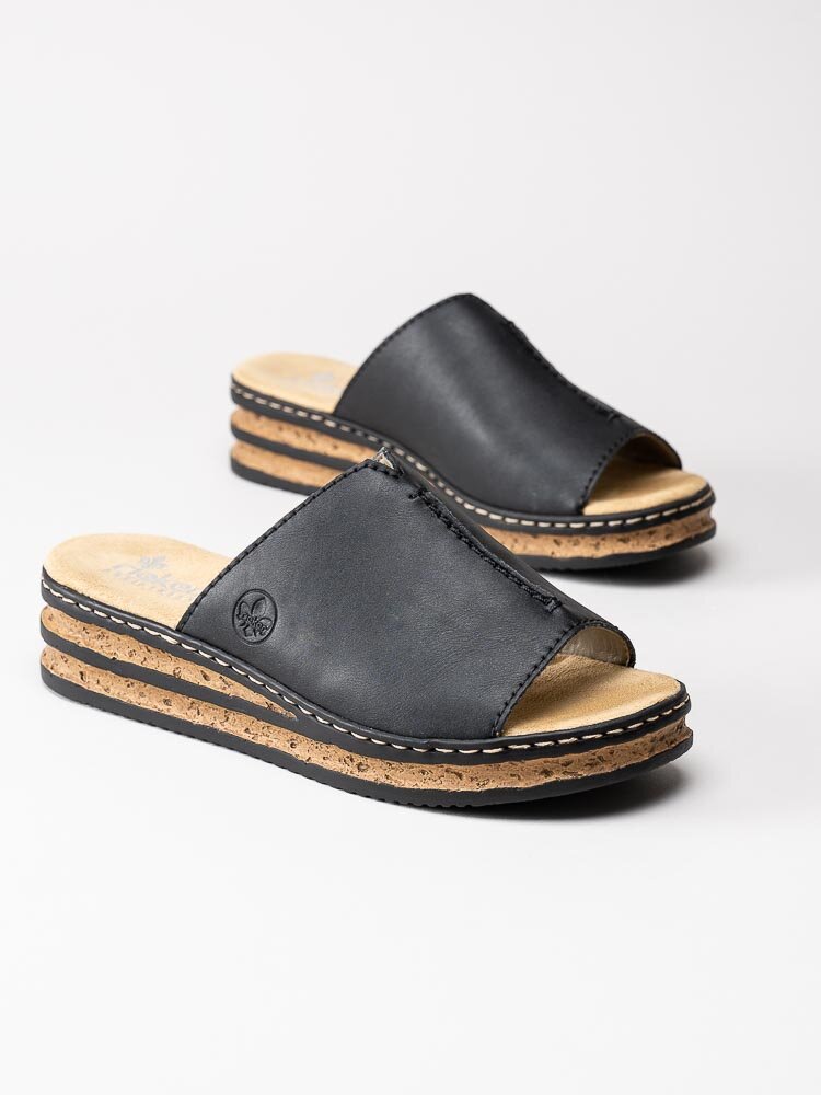Rieker - Svarta kilklackade slip in sandaler